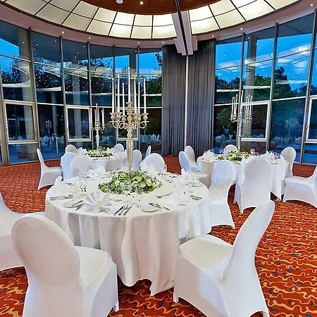 Dorint Parkhotel Hotell 4*